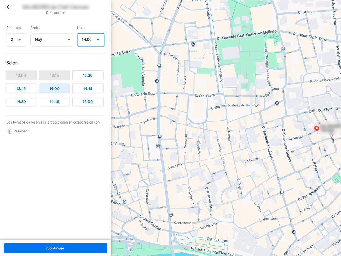 Ficha de Google Maps de un restaurante con el botón «Reservar una mesa» y selector de horarios disponibles en móvil