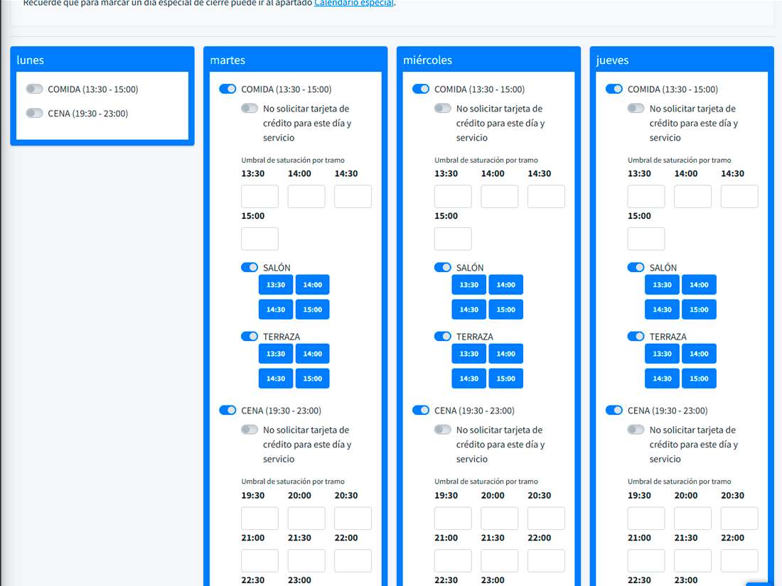 List of configured services (brunch, lunch, dinner) with hours, capacity and active weekdays